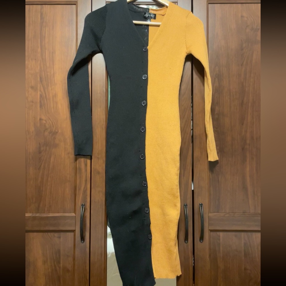 Color block sweater knit midi dress with buttons small